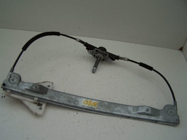 Mitsubishi Colt Rear right door manual window regulator (2004-2008)