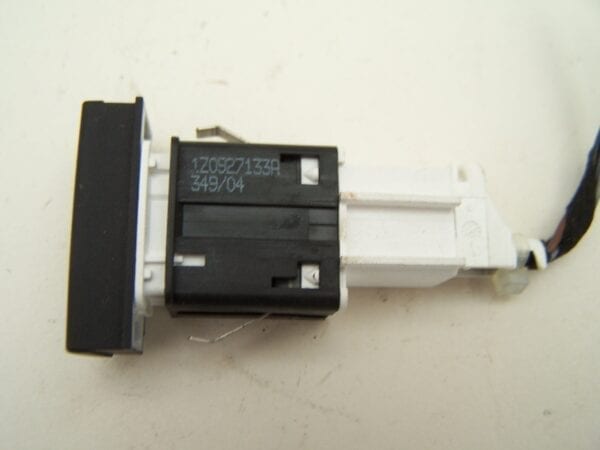 Skoda Octavia ASR switch 1Z0927133A (2004-2008)