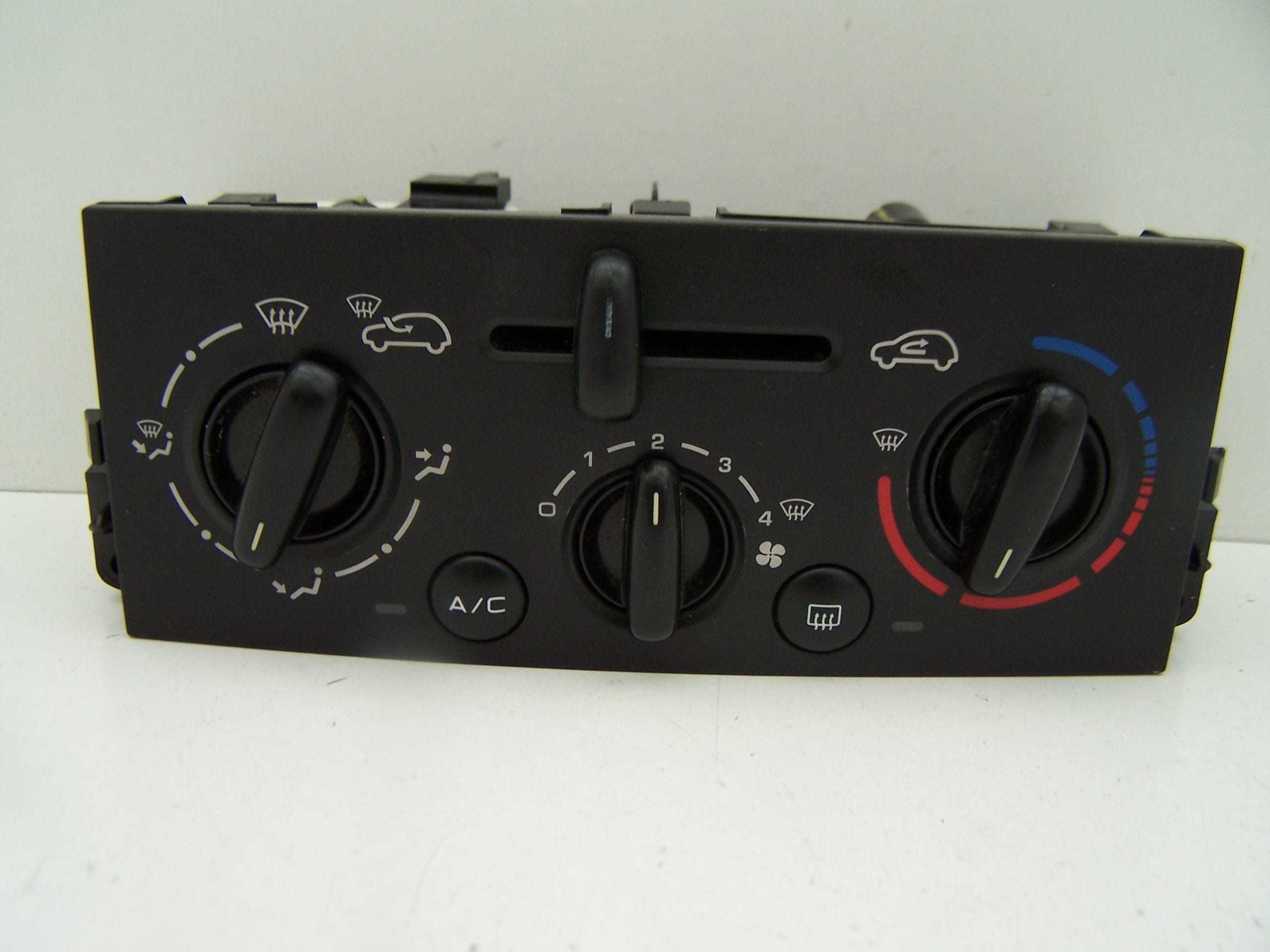 Peugeot 207 Heater control assembly (2006-2009)
