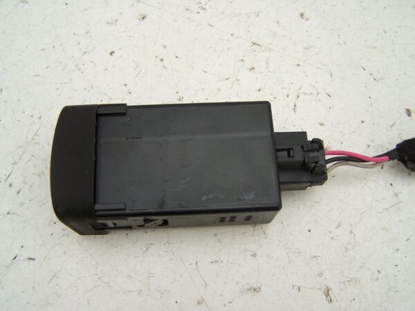 Hyundai Tucson Dash light adjuster switch ( 2004-2008)