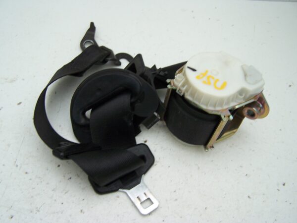 Bmw 3 series saloon front left seat belt (2005-2008)