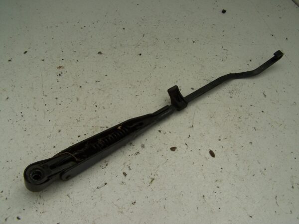 Jeep Cherokee Limited rear wiper arm (2005-2008)