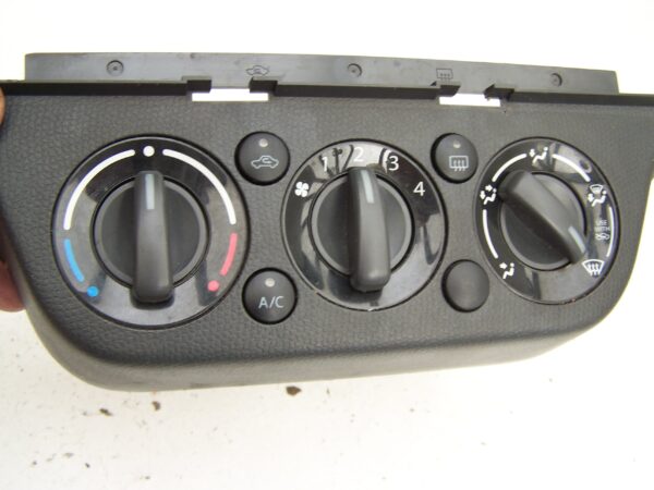 Suzuki Swift heater control assembly ( 2006-2010)