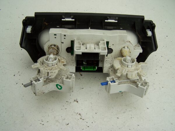 Suzuki Swift heater control assembly ( 2006-2010)