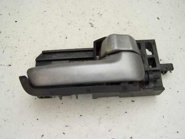 Suzuki Swift front right interior door handle ( 2006-2010)