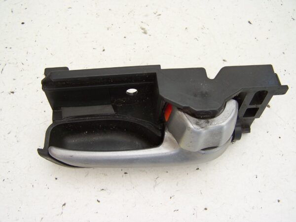 Suzuki Swift front right interior door handle ( 2006-2010)