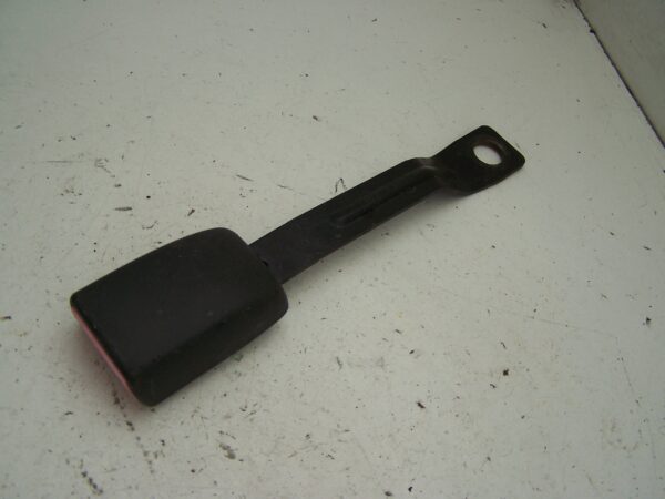 Suzuki Swift front left seat belt clip ( 2006-2010)