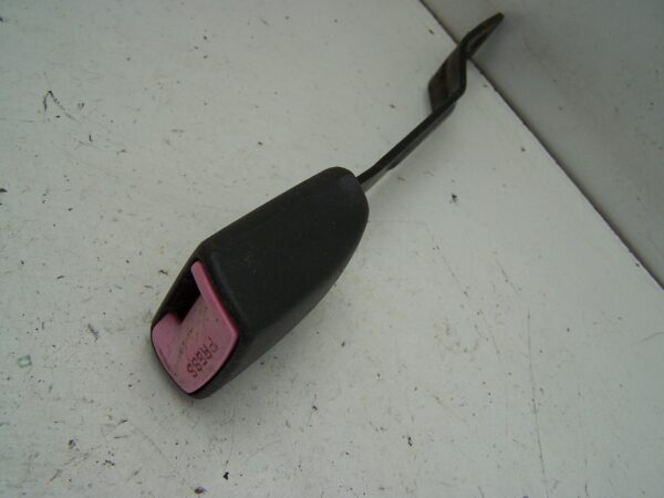 Suzuki Swift front left seat belt clip ( 2006-2010)