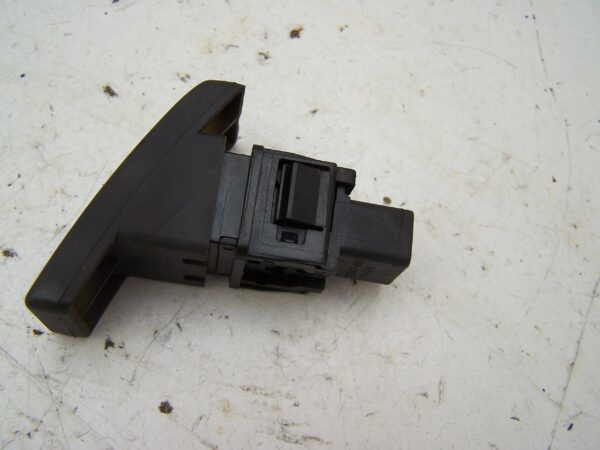 Suzuki Swift hazard light switch ( 2006-2010)