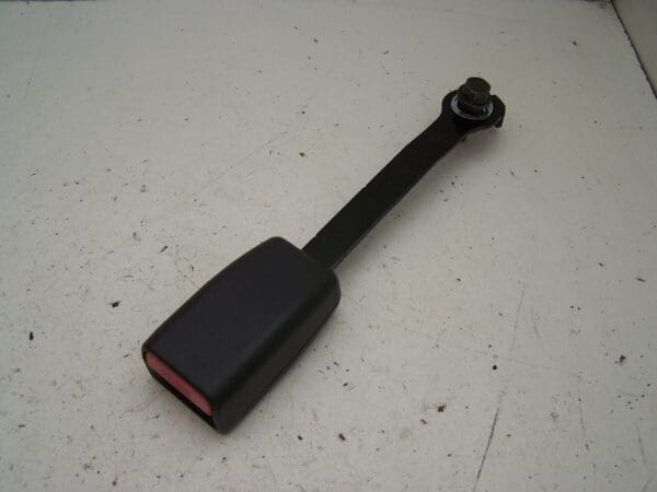 Kia Sportage front left seat belt clip (2006-2009)