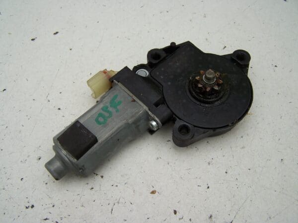 Kia sportage front right door window motor (2006-2009)