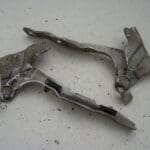 Kia sportage pair of bonnet hinges (2006-2009)