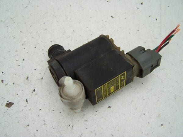 Kia sportage window washer pump (2006-2009)