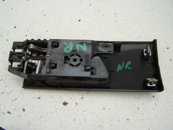 Kia sportage rear left door interior handle (2006-2009)