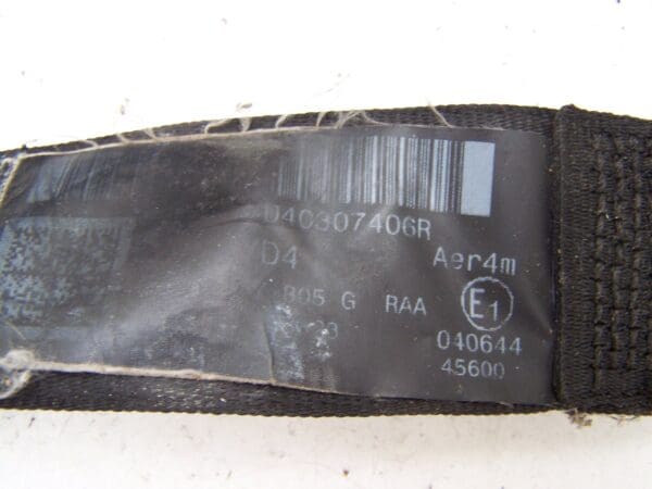 VW Passat saloon rear left seat belt (2005-2010)