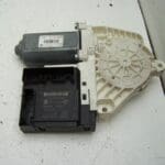 VW Passat saloon front right door window motor (2005-2010)