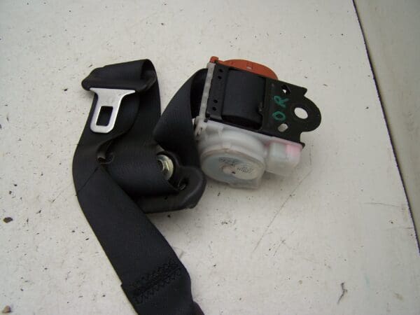 Suzuki Grand Vitara rear right seat belt (2006-2008)