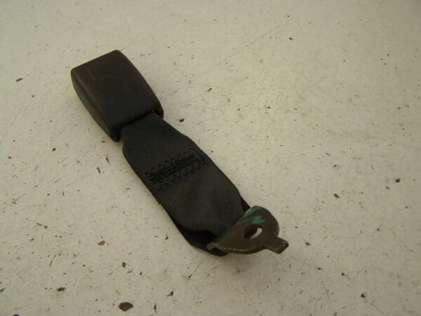 Suzuki Grand Vitara rear right seat belt clip (2006-2008)