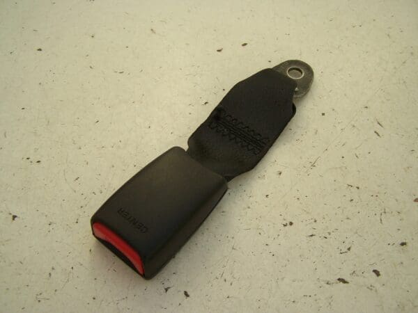 Suzuki Grand Vitara rear centre seat belt clip (2006-2008)