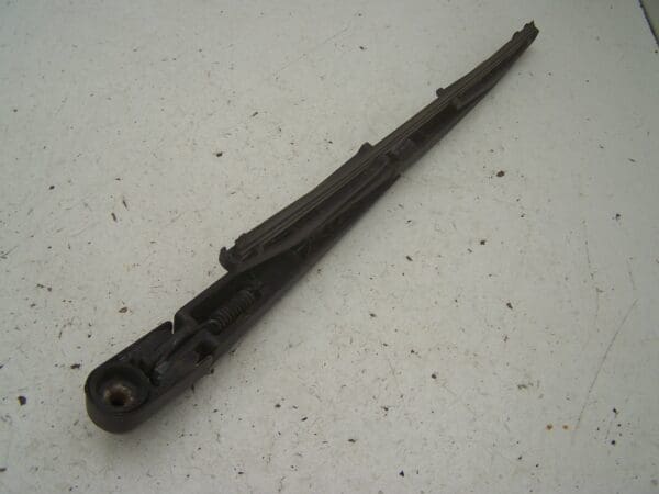 Suzuki Grand Vitara rear wiper arm (2006-2008)