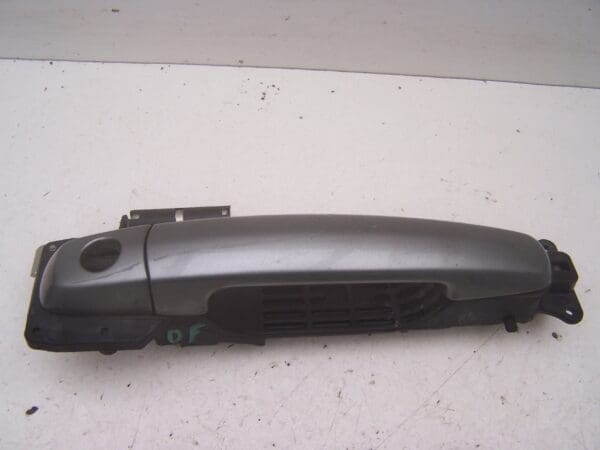 Suzuki Grand Vitara front right exterior door handle (2006-2008)