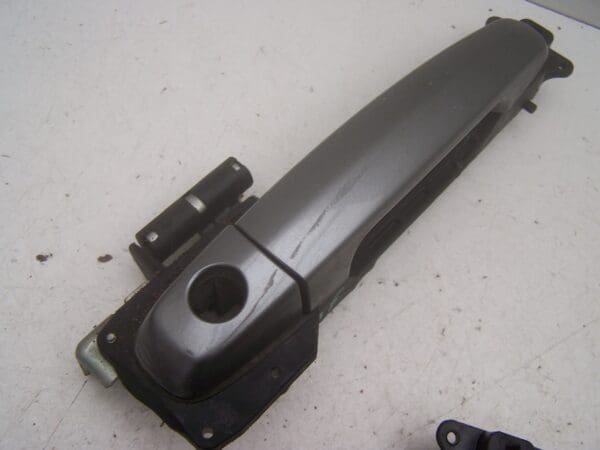 Suzuki Grand Vitara front right exterior door handle (2006-2008)