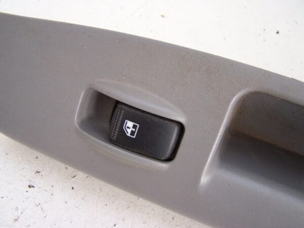 Kia Sorento rear right door window switch (2007-2009)