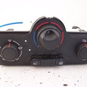 Renault Clio heater control assembly (2005-2008)