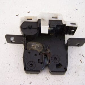 Renault Clio tailgate central locking catch (2005-2008)