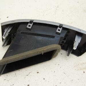 Mitsubishi Outlander front centre right dash air vent ( 2008-2009) - Image 2