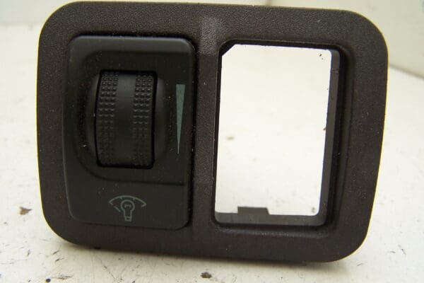 Hyundai Trajet dash light level adjusting switch ( 2004-2008)