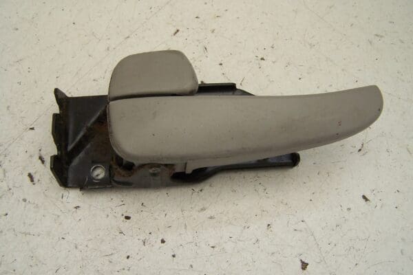 Hyundai Trajet rear left interior door handle ( 2004-2008)