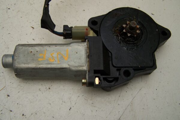 Hyundai Trajet front left door window motor ( 2004-2008)