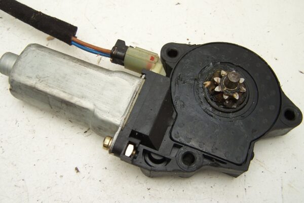 Hyundai Trajet rear right door window motor ( 2004-2008)