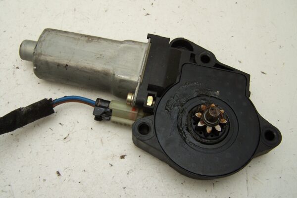 Hyundai Trajet rear left door window motor ( 2004-2008)