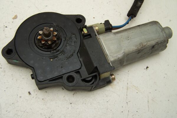 Hyundai Trajet rear left door window motor ( 2004-2008)