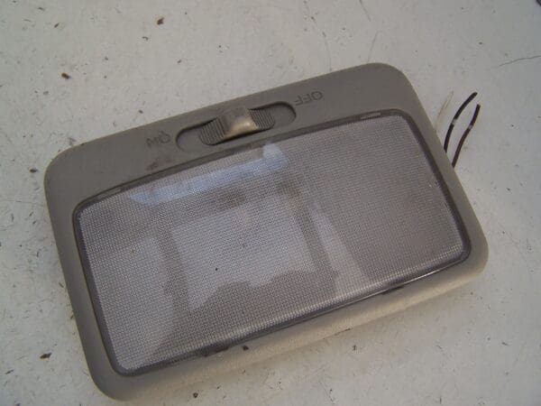 Suzuki Grand Vitara XL-7 centre interior light assembly (2002-2005)