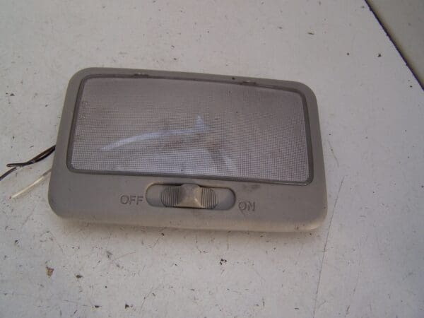 Suzuki Grand Vitara XL-7 centre interior light assembly (2002-2005)