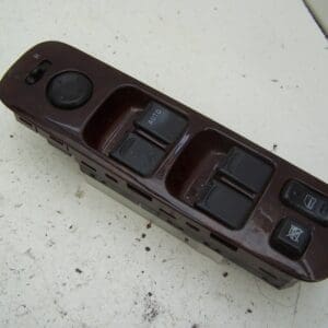 Suzuki Grand Vitara XL-7 front right door window switch (2002-2005)