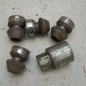 Volvo V50 locking wheel nuts ( 2008-2012)